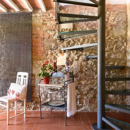 Charming House In + Pool Ferienhaus
