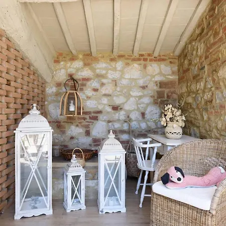 Charming House In + Pool * 特雷宽达
