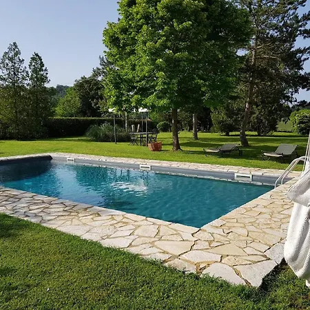 Charming House In + Pool Ferienhaus