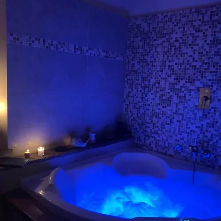 度假居 Charming House In + Pool