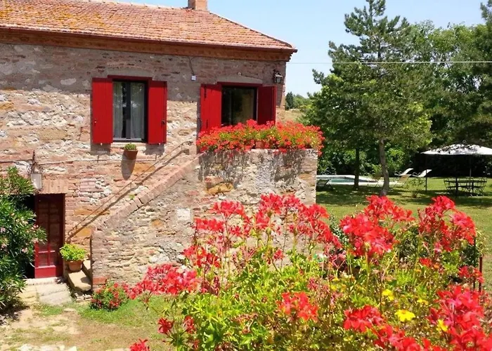 Дом отдыха Charming House In + Pool